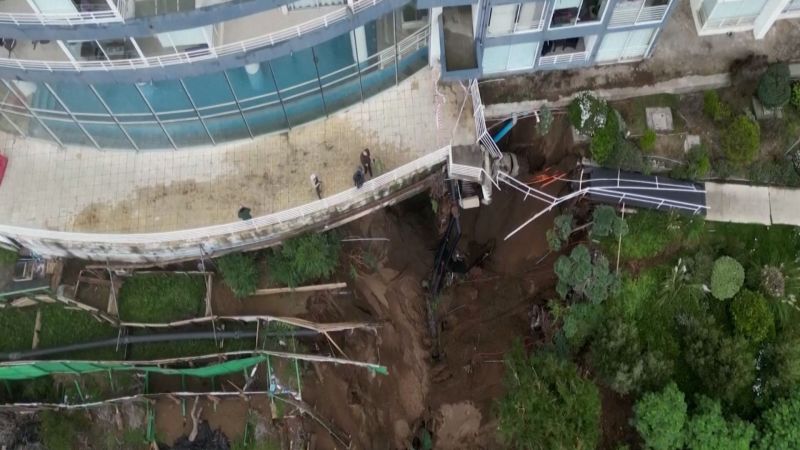 Edificio residencial al borde del colapso por socavón en Viña del Mar, Chile