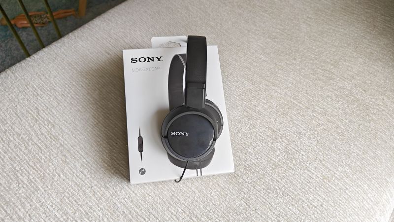 Sony mdrzx110ap zx series extra best sale bass smartphone headset with mic