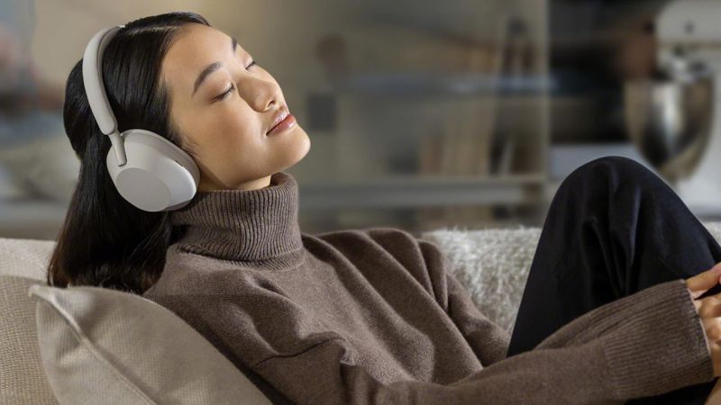 Sony WH-1000XM5 headphones are 20% off ahead of Black Friday | CNN