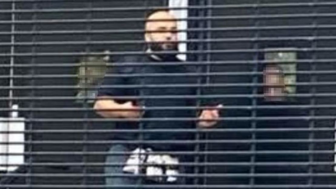 El presunto sospechoso del ataque de este jueves en Heaton Park. CNN ha difuminado esta imagen.