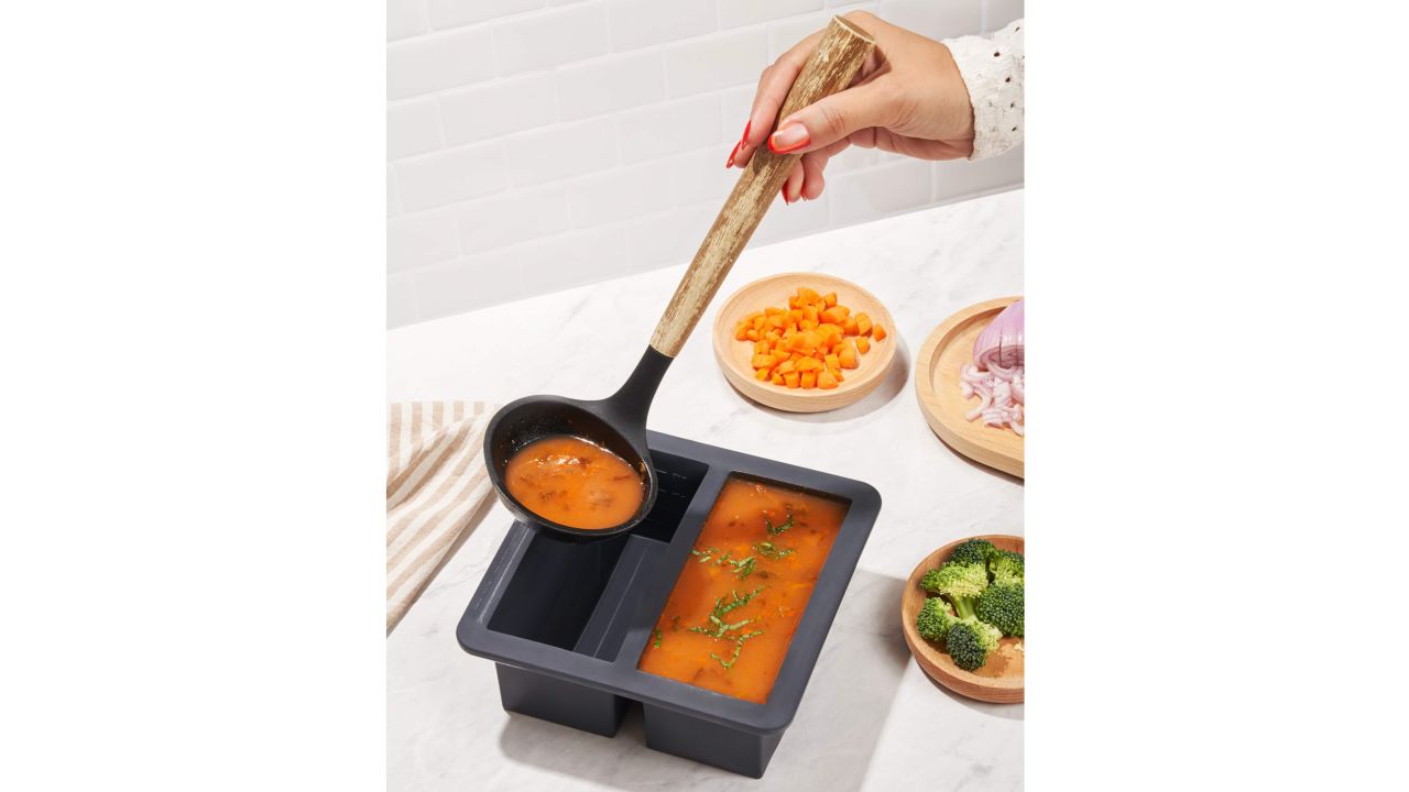 Awesome Products: Sectioned fry pan can cook 3 dishes at once