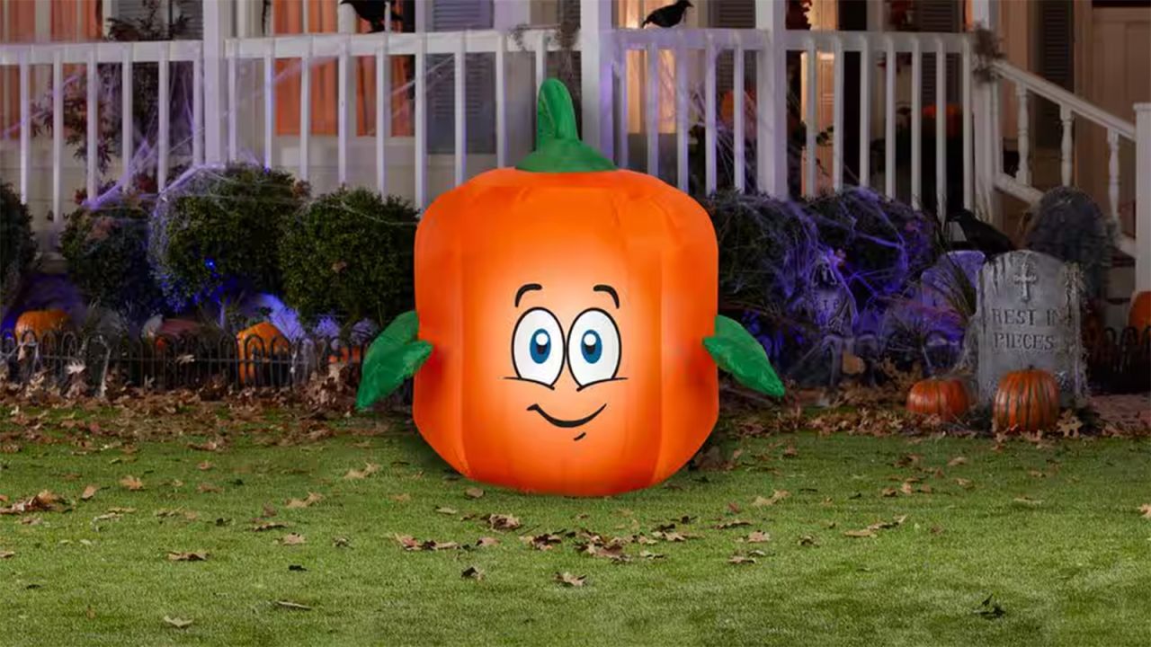 squarely punmpkin inflatable_.jpg