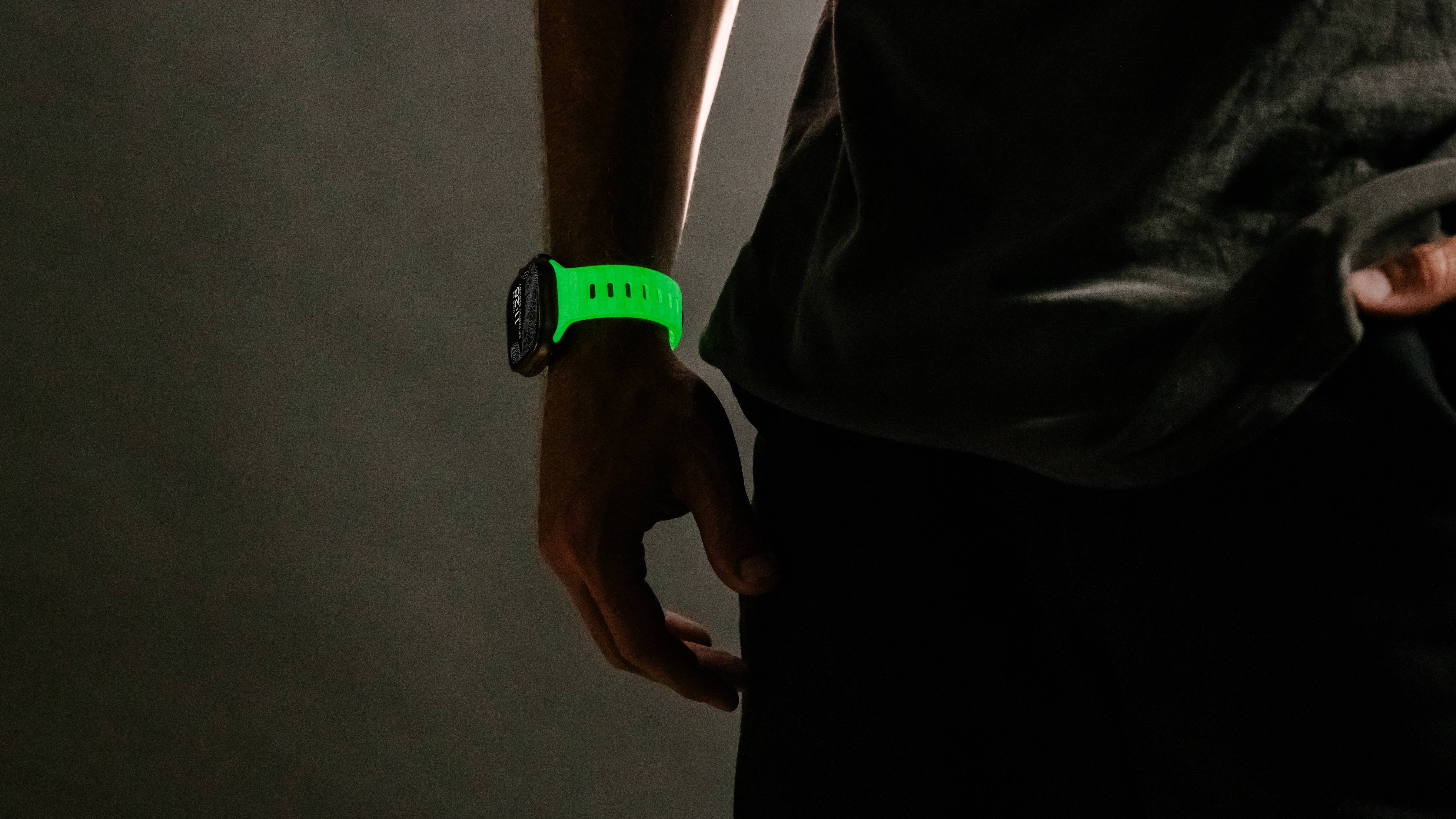 Nomad Sport Band Glow