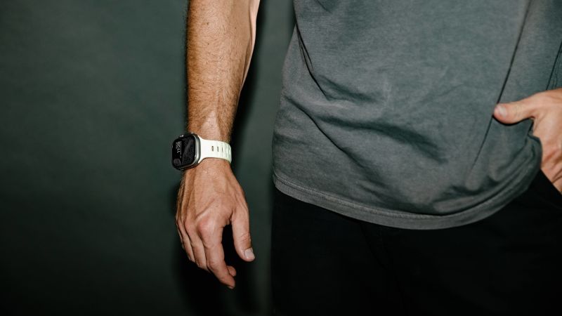 A Wild Apple Watch Band: Nomad Glow in the Dark Sport Band Hands On