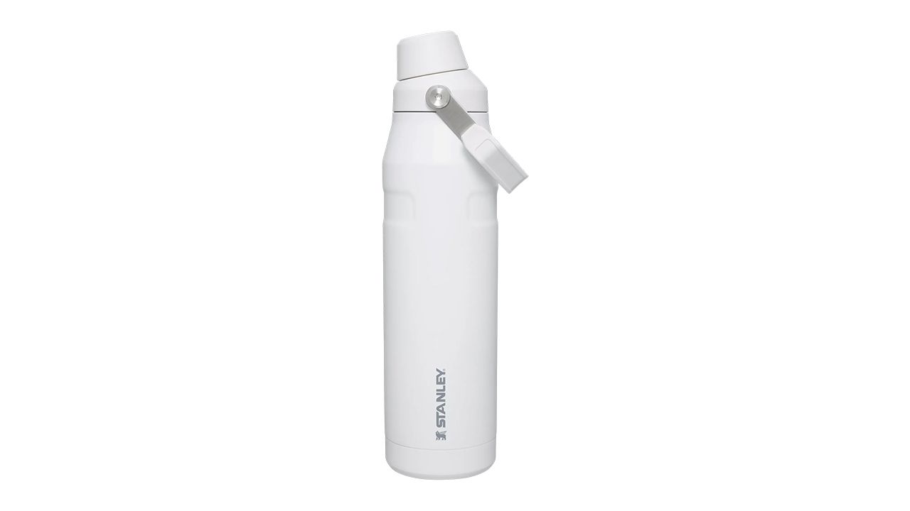 A photo of a 36oz Stanley Ice Flow water bottle in white