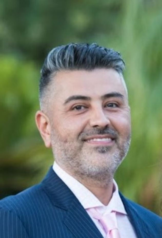 Steve Farzam is accused of impersonating first responders and putting "himself out in the community," according to the prosecutor.