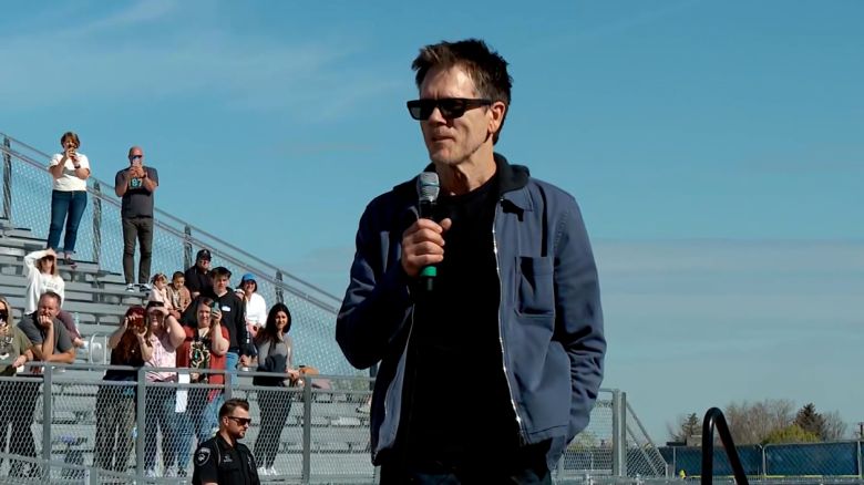 Kevin Bacon returned to Payson High School in Utah on Saturday where his 1984 film 'Footloose' was filmed.