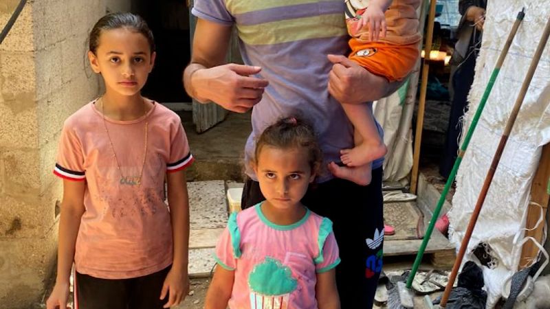 Лошо обгорено и без спасение: Момиче, 9, сред хиляди критични пациенти, останали в Газа