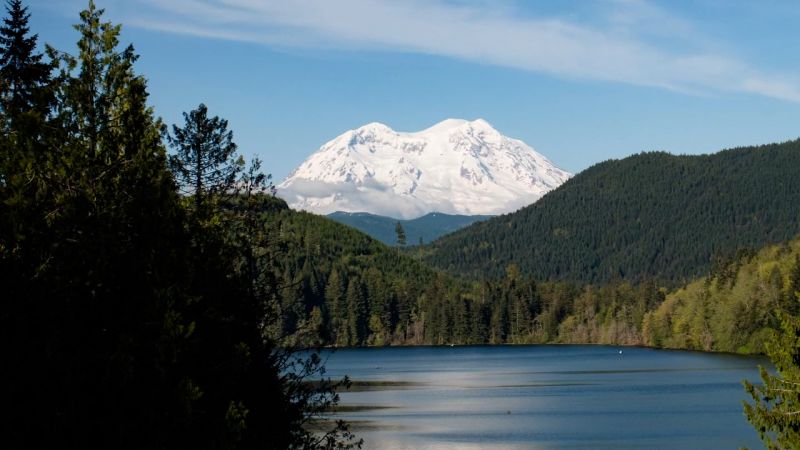 Video: Why a Mount Rainier eruption poses a dire threat to Tacoma and ...