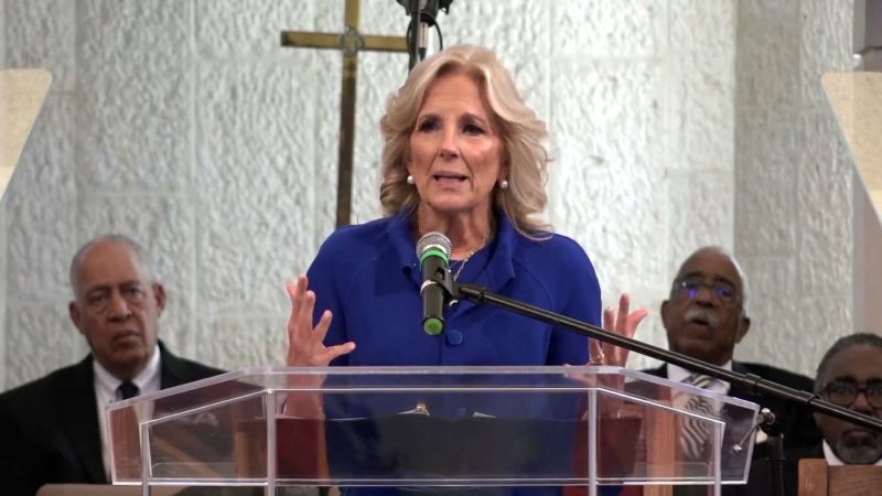 Jill Biden closes out campaign with her own push for Harris