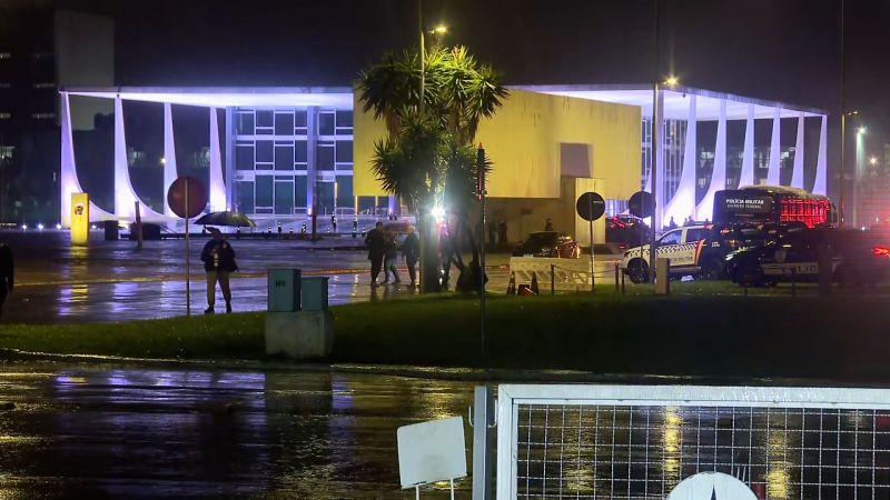 One person dead following two explosions near Brazil’s supreme court | CNN