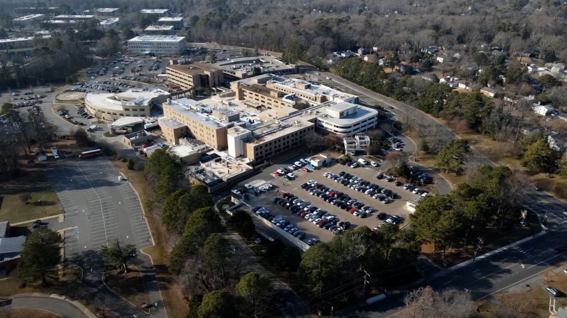 L'hôpital Henrico Doctors' de Richmond affirme que pour l'instant il a cessé d'admettre des bébés dans son USIN.