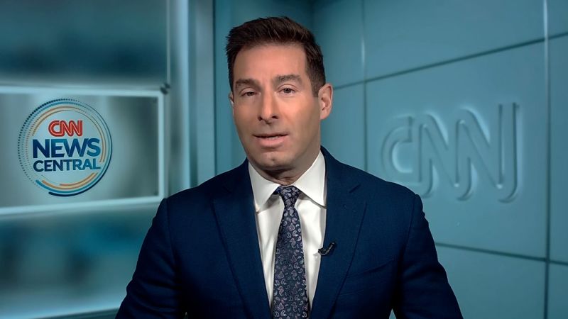 Video: Trump floated having a third term. Elie Honig breaks down how that could happen | CNN Politics