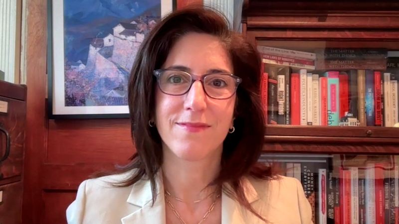 Video: Rana Foroohar explains why recent movement in bond market is concerning | CNN Business