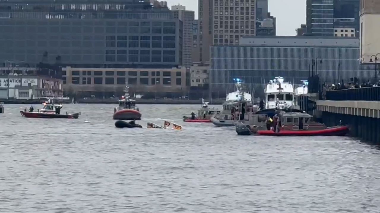 The New York Police Department said in a<a href="index.php?page=&url=https%3A%2F%2Fx.com%2FNYPDnews%2Fstatus%2F1910416868999127307" target="_blank"> post on X</a>, <em>"Due to a helicopter crash in the Hudson River, in the vicinity of the West Side Highway and Spring Street, expect emergency vehicles and traffic delays in the surrounding areas."</em>