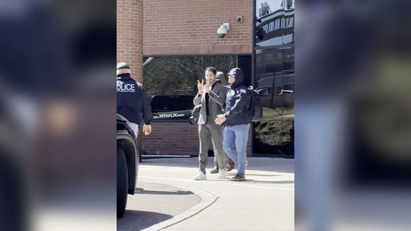 Имиграционните служители задържаха Махдауи виден организатор на пропалестински протести в