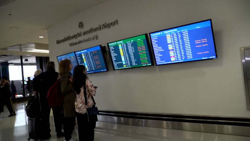 Newark Airport travelers brace for more flight delays