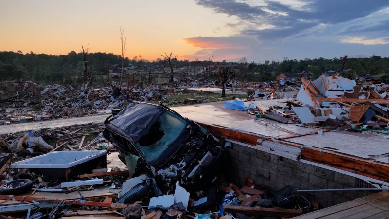 Tornadoes, severe storms leave at least 21 dead in Missouri and Kentucky | CNN