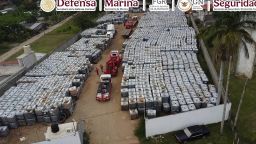 Otra vista aérea del lugar del decomiso de hidrocarburo en Tabasco.
