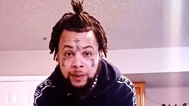 A fugitive who escaped jail 2 weeks ago seems to pop up on video, saying he’s innocent and asking Lil Wayne and Donald Trump for help
