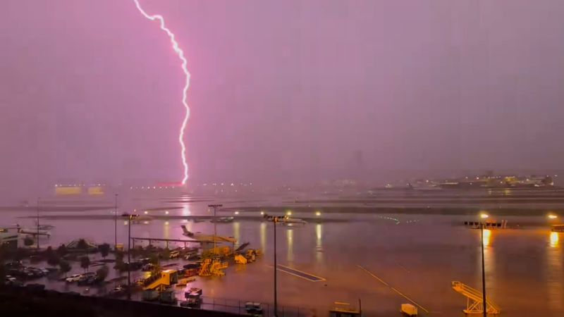 Hundreds of flights cancelled, more expected as Atlanta airport recovers from severe weather amid holiday travel rush - CNN