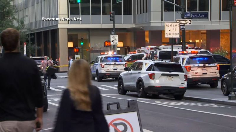 NYPD searching for suspect in Manhattan shooting