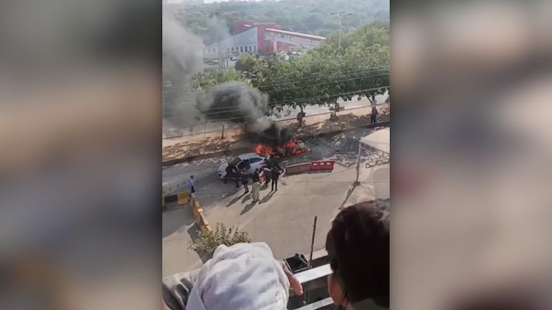 Video shows suspected suicide attack in Pakistan