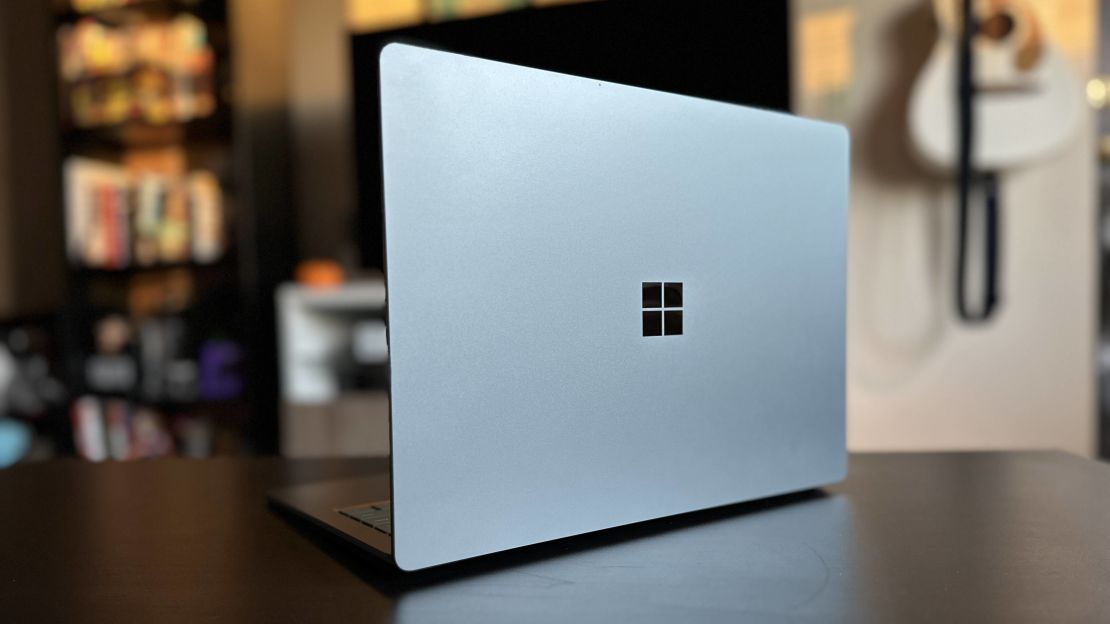 Microsoft Surface Laptop 5 13.5 Touchscreen Core i5-1235U 8GB Ram 512gb SSD