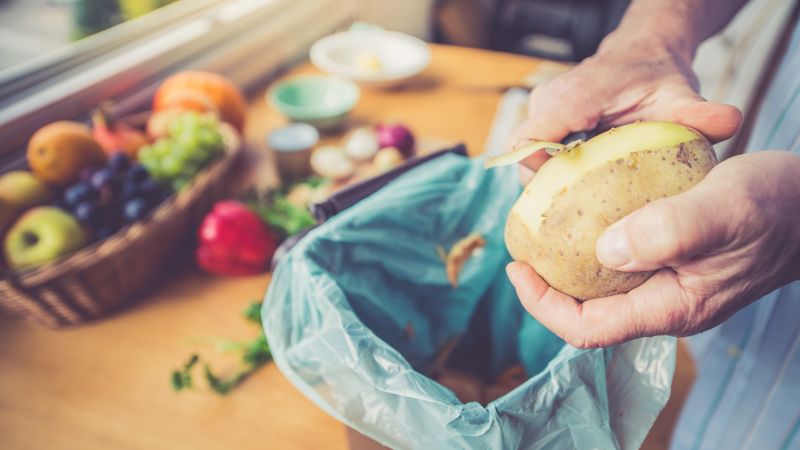 The Sustainable Plastic Wrap Swap That's Already In Your Kitchen