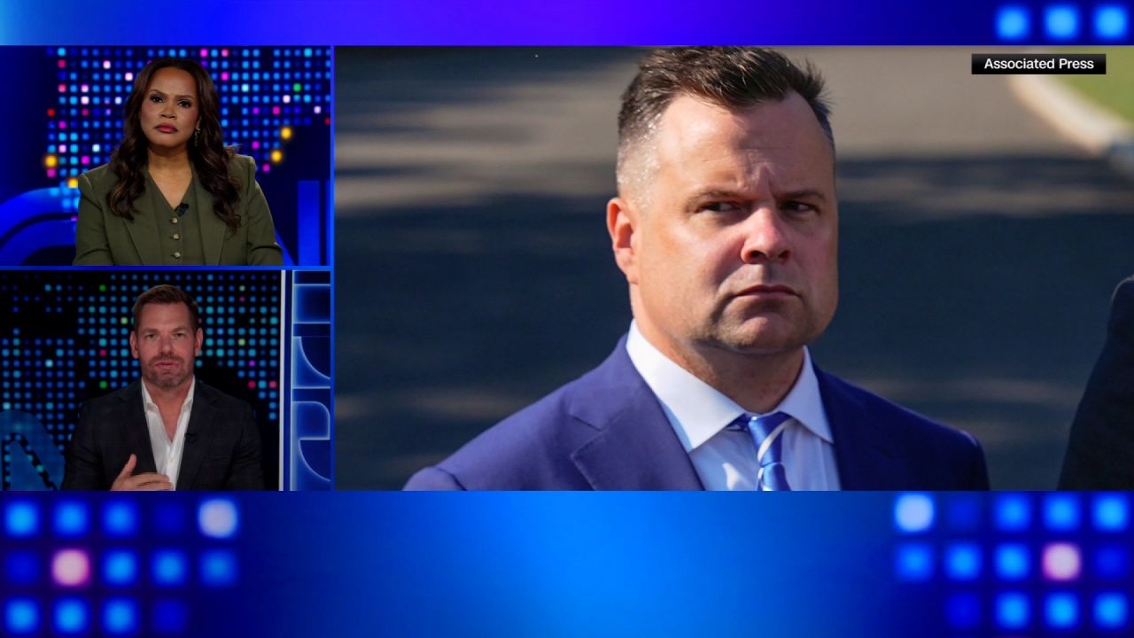 swalwell thumb 2.jpg