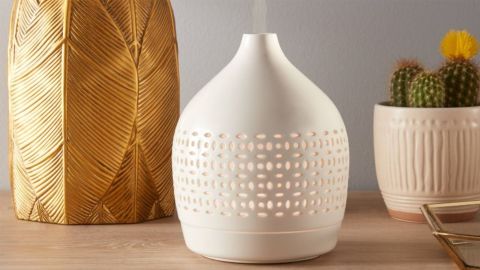 Opalhouse Cutout Ceramic Color-Changing Oil Diffuser 