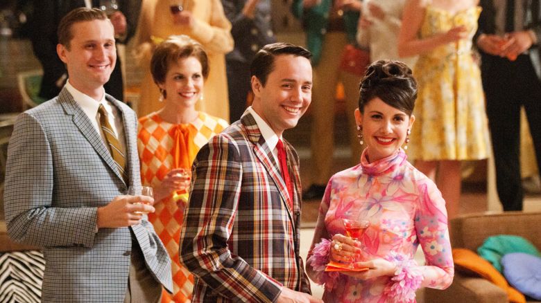 MAD MEN, (from left): Aaron Staton (left), Vincent Kartheiser (2nd from right), Alison Brie (right), 'A Little Kiss, Part I', (Season 5, ep. 501, airing March 25, 2012), 2007-. photo: Michael Yarish / Â© AMC / Courtesy: Everett Collection