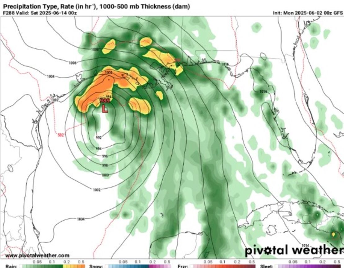 Un modelo GFS ejecutado desde la noche del domingo muestra la posibilidad de una fuerte tormenta tropical o un huracán de categoría 1 (con centro en la "L" roja) en el Golfo la noche del viernes 13 de junio. Este es el período en el que el GFS tiene mayor probabilidad de mostrar una "tormenta fantasma".