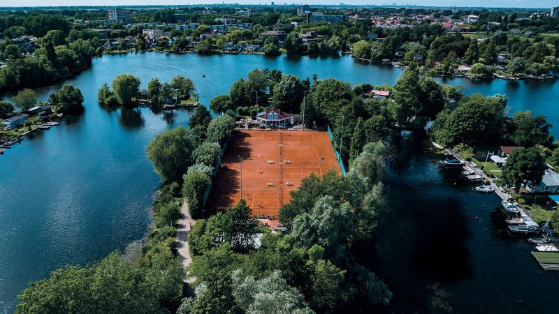 Awe-inspiring images of the world’s most remarkable tennis courts | CNN