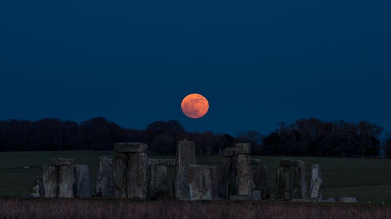 Un eveniment lunar rar poate dezvălui legătura dintre Stonehenge și Lună