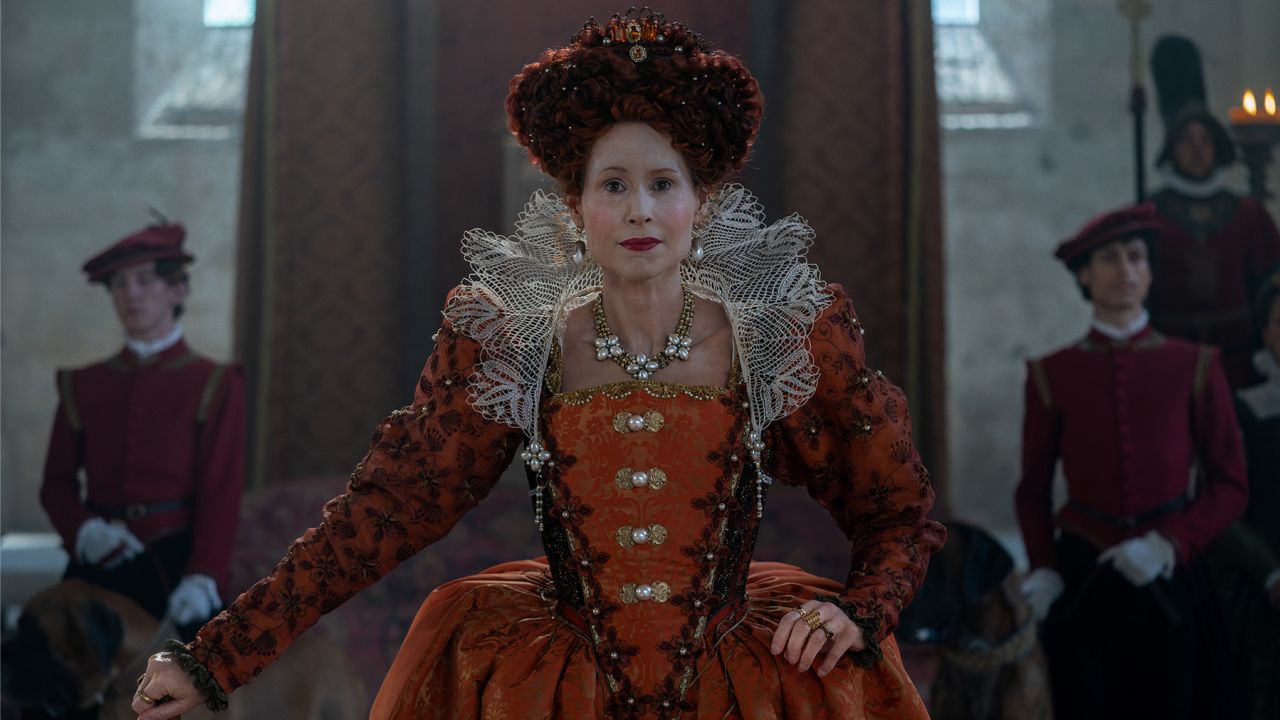 Minnie Driver (“Queen Elizabeth I”) in “The Serpent Queen”
