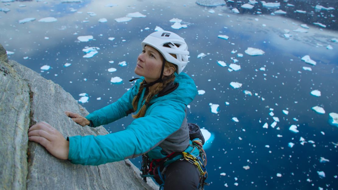 Hazel Findley climbs Ingmikortillaq.
