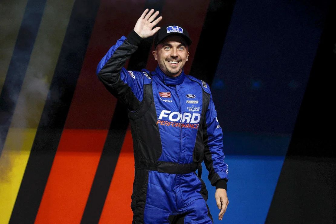 Frankie Muniz, que alcanzó la fama como actor en “Malcolm in the Middle”, es ahora piloto de NASCAR.