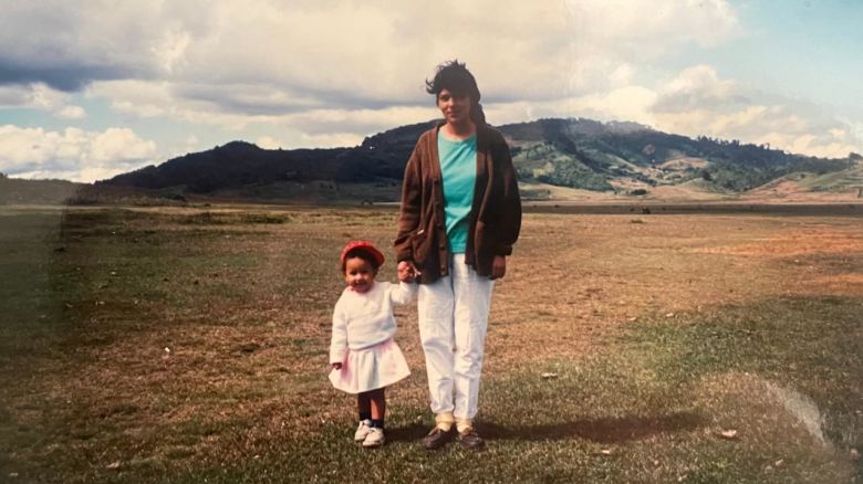  Three-year-old Bertha Zúñiga with her mother Berta Cáceres, in Azacualpa, in Honduras's western Intibucá department, in 1993.