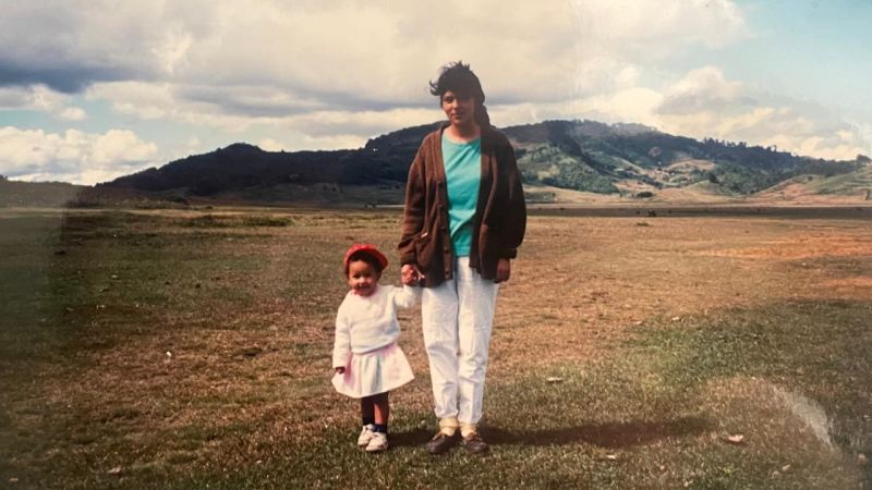 вижте всички теми Връзка копирана Следвайте Берта Зунига не е