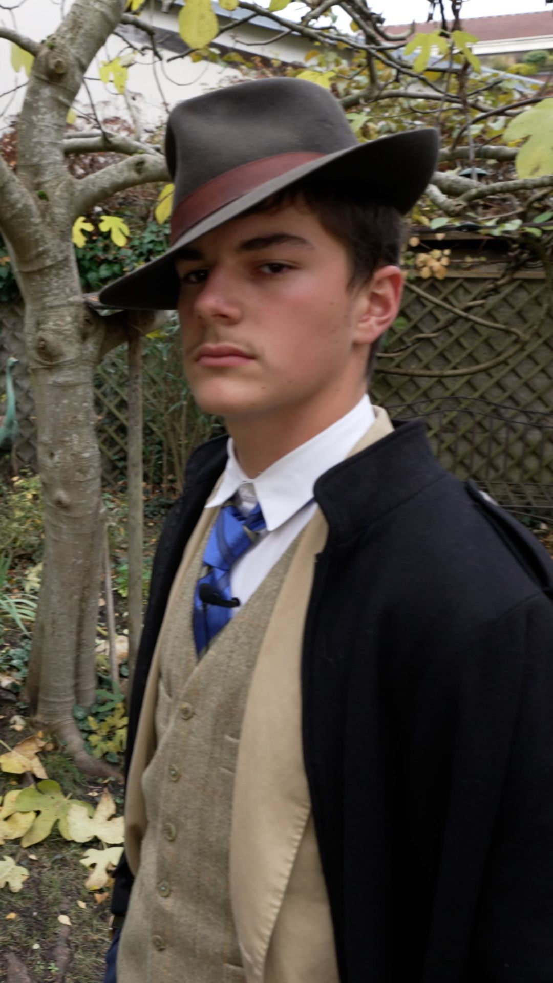 THUMB LOUVRE DETECTIVE 2 VRTC.jpg