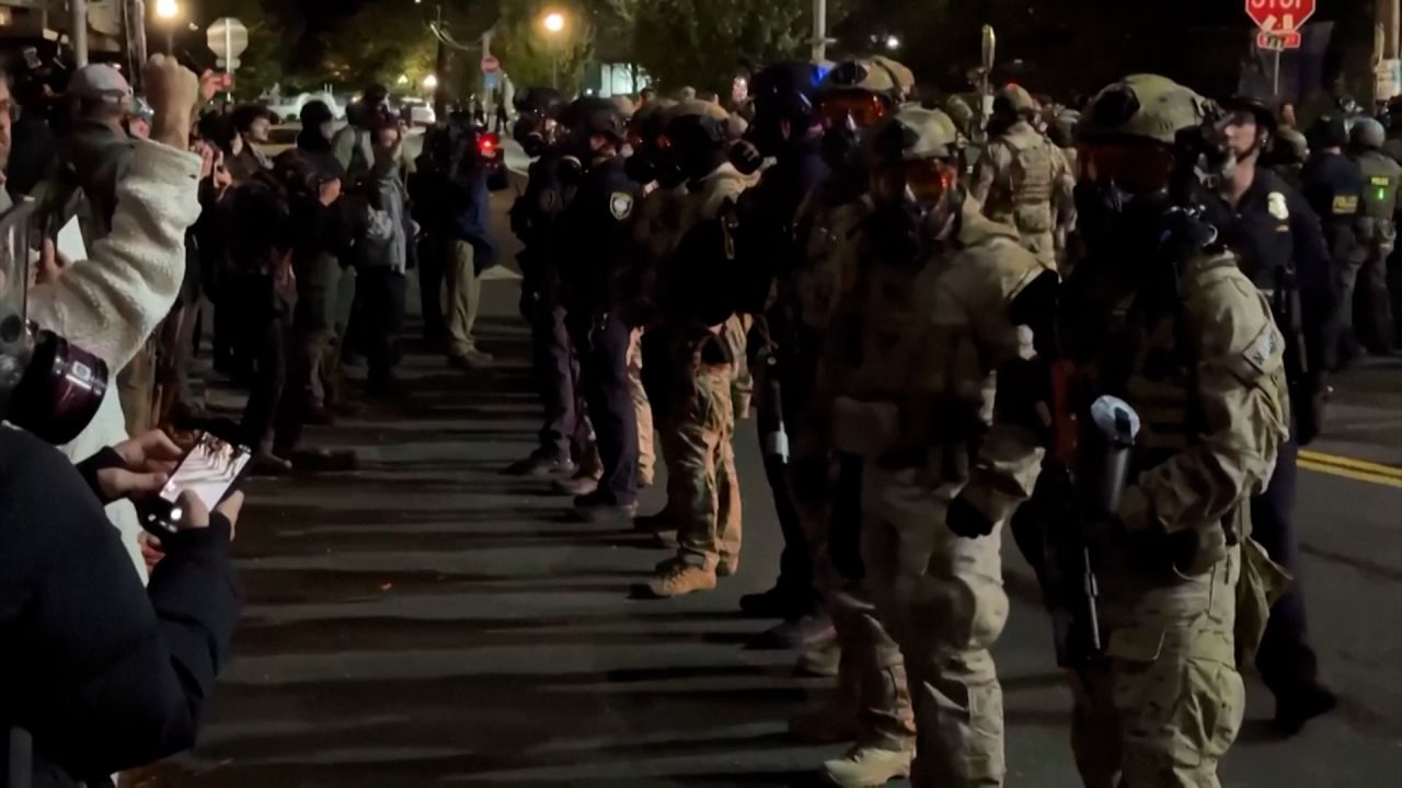 thumb portland protest 1.jpg