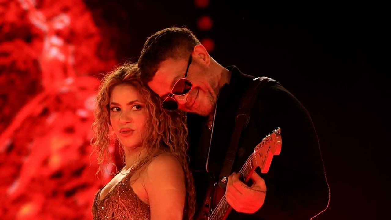 thumb shakira.jpg