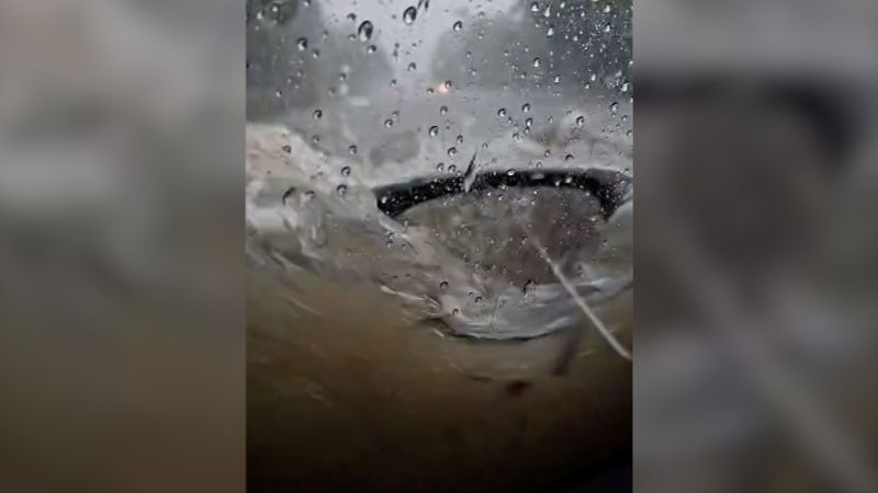 Flash flood in San Antonio, Texas, traps man in SUV