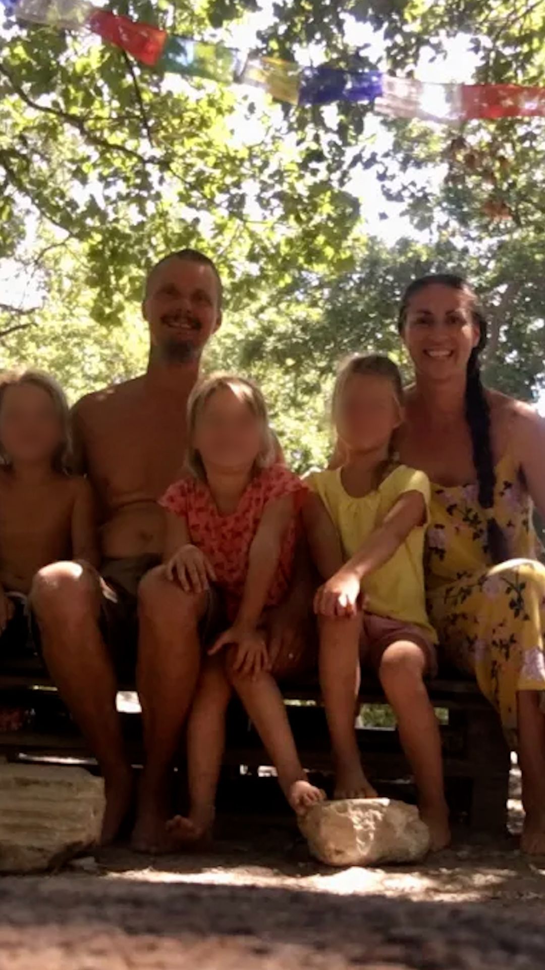 thumbnail children parents italy taken 2 vrtc.jpg