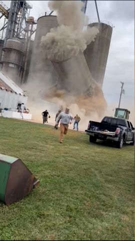 THUMBNAIL GRAIN BIN COLLAPSE 1 VRTC.jpg