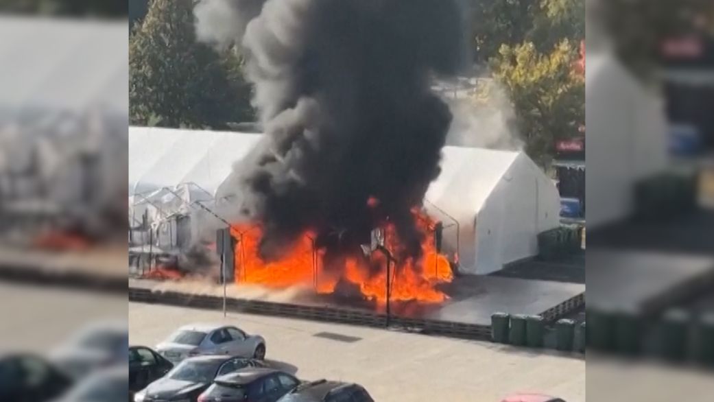 thumbnail serbia parliament fire 2 .jpg