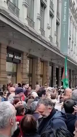 thumbnail shein store paris 3 vrtc.jpg