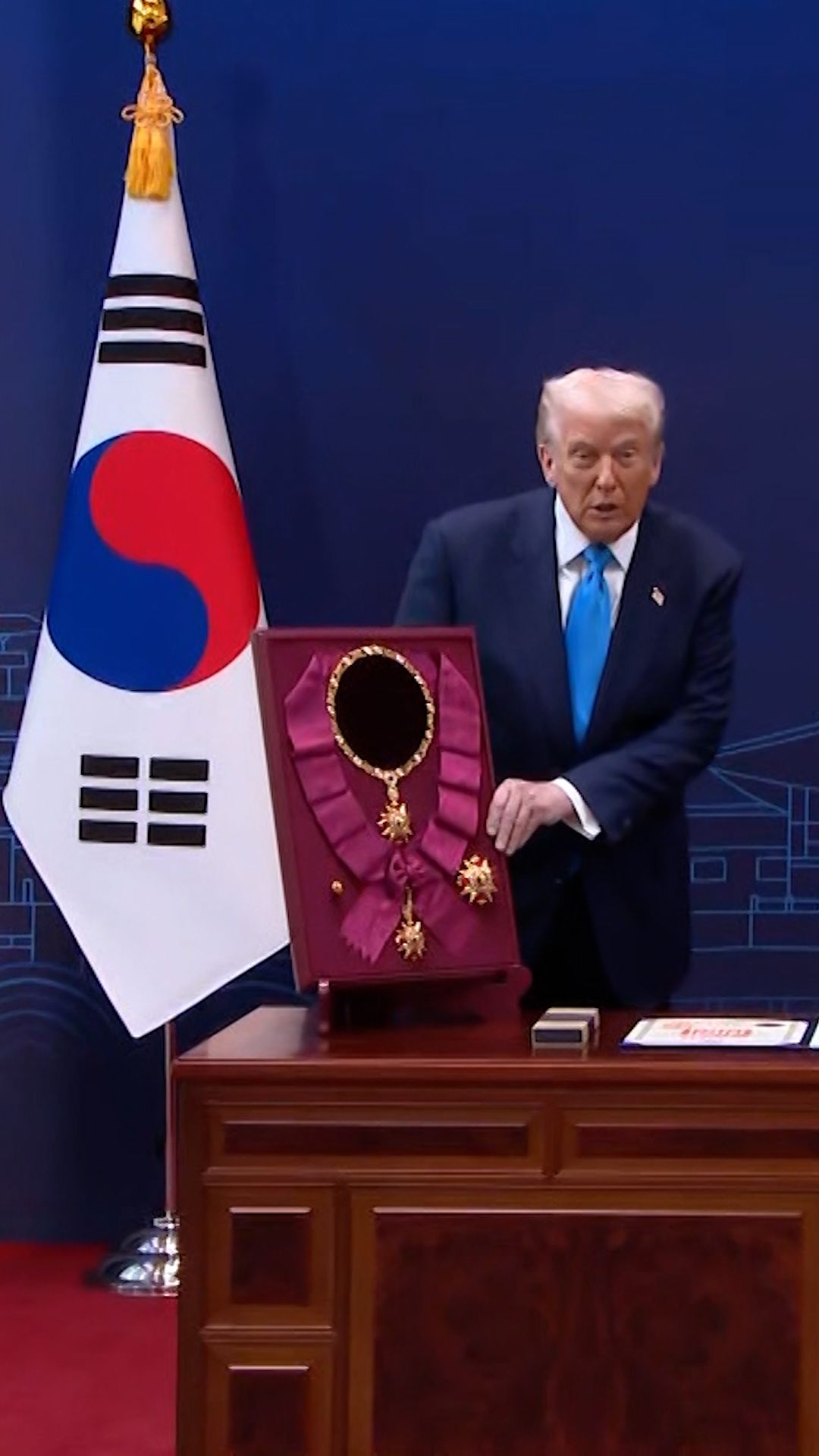 THUMBNAIL TRUMP GIFTS ASIA 1 VRTC.jpg