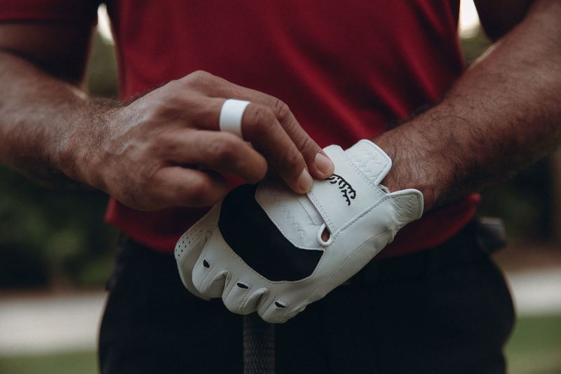 Nike golf glove tiger on sale woods